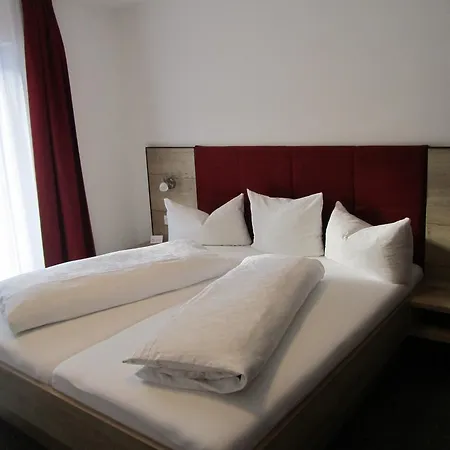Kroner Apartament *